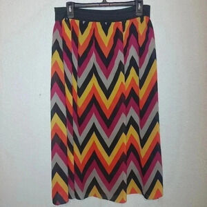 Catch my I Women's Chevron Patterned Maxi Skirt Size Small